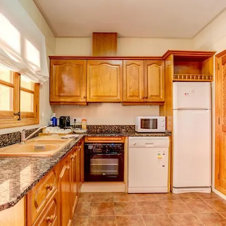 Sleeps 6 With Air Con And Wifi * Pollença