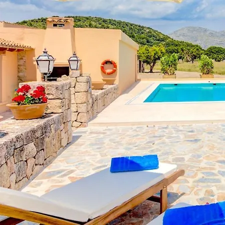Sleeps 6 With Air Con And Wifi Villa