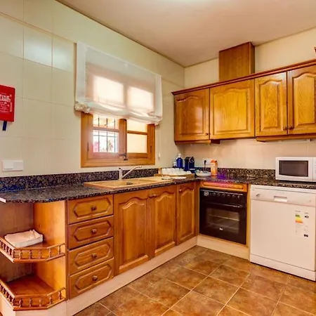 Sleeps 6 With Air Con And Wifi Villa Pollença